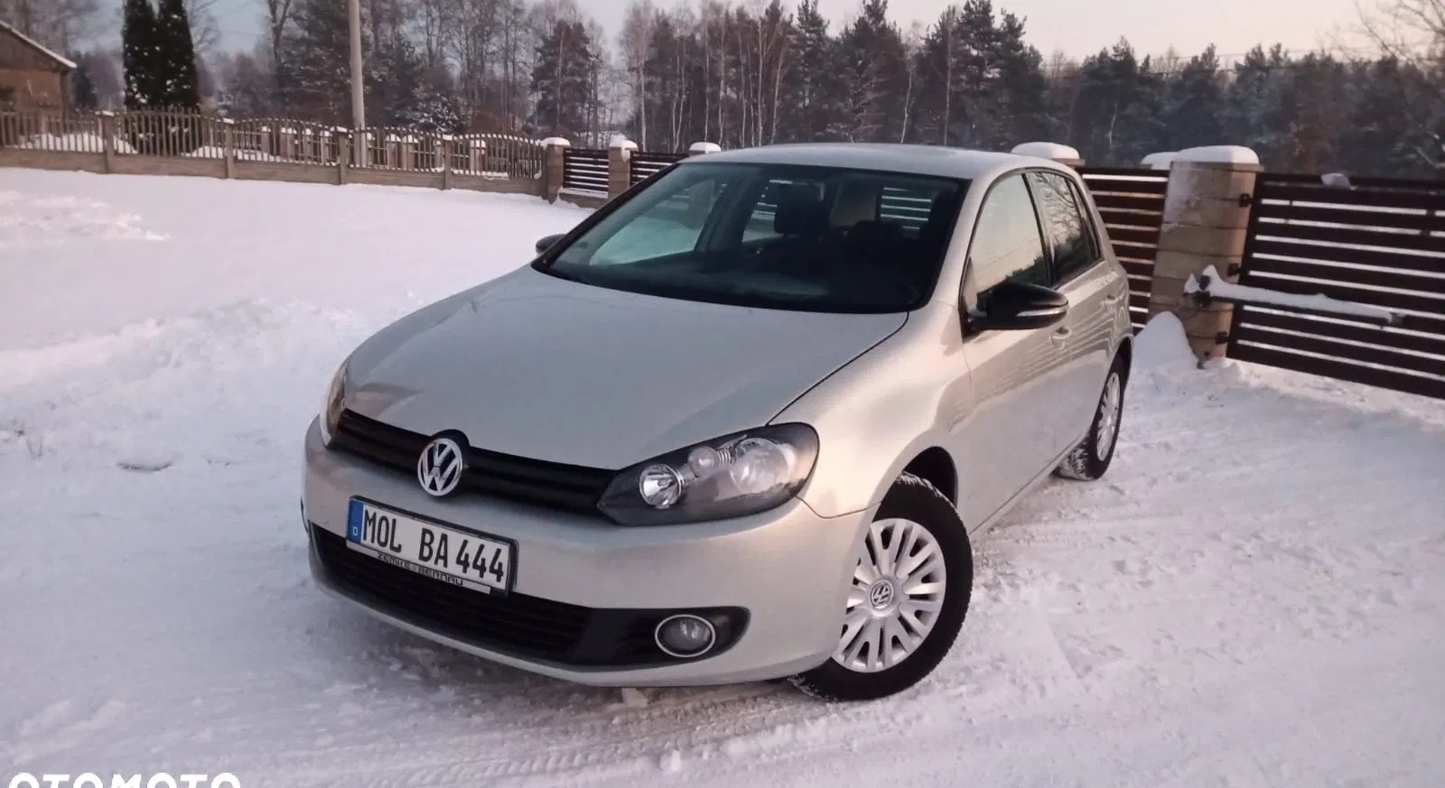 świętokrzyskie Volkswagen Golf cena 25300 przebieg: 196000, rok produkcji 2010 z Kielce